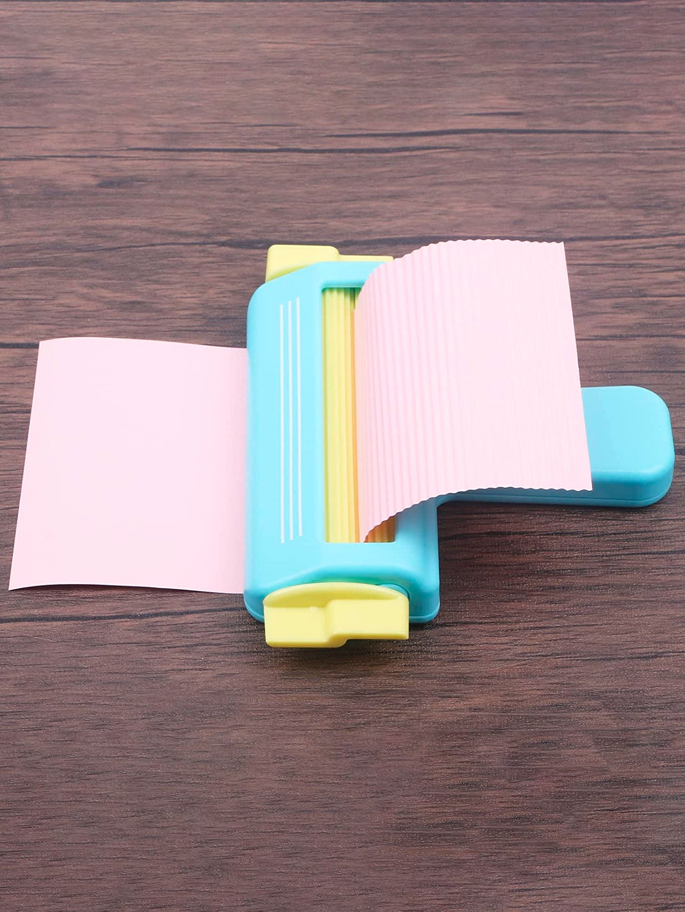 Corrugadora de papel chica para envolturas, Mode de Mujer