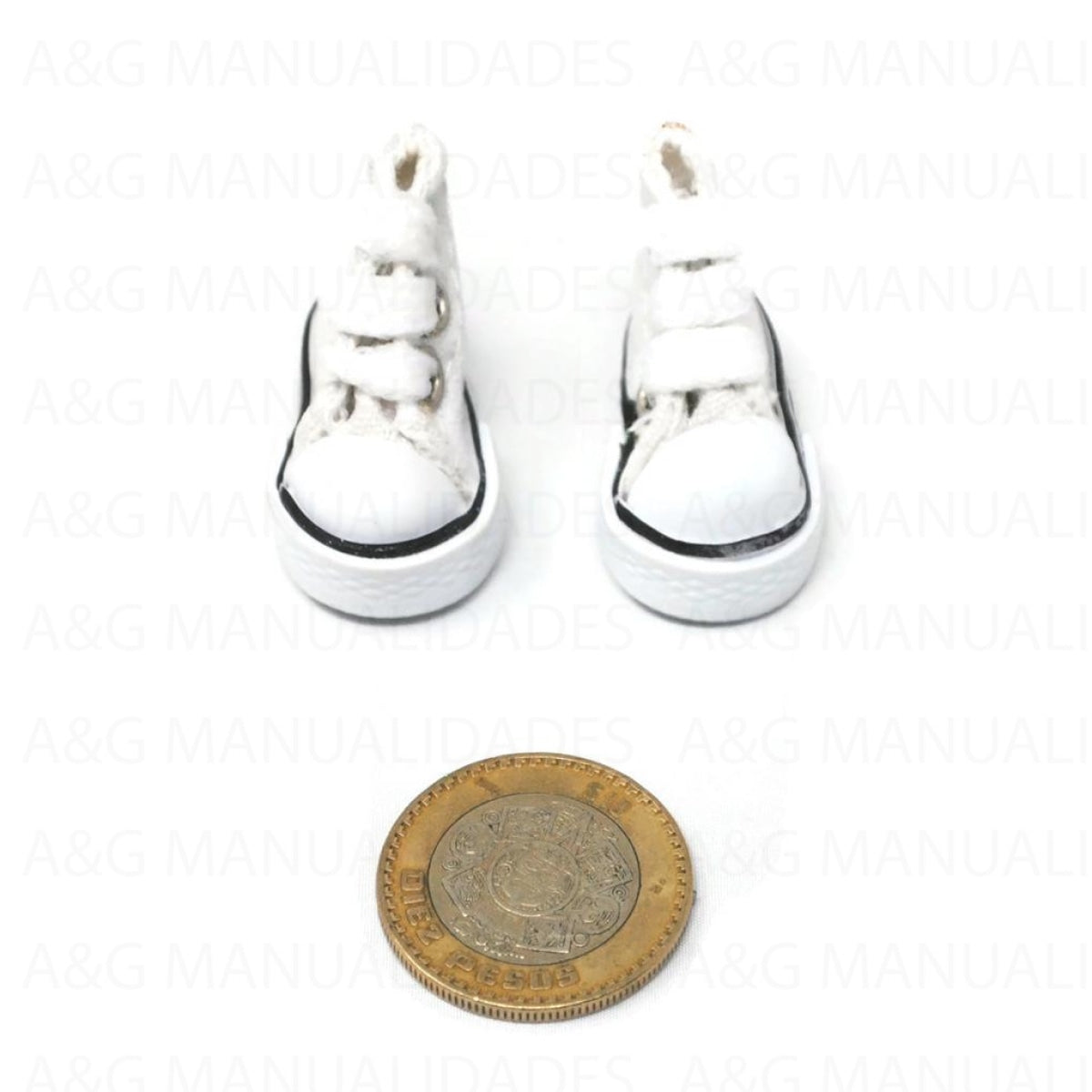 Par De Tenis Mini Blanco Para Muñecas 1/16 O Amugurumis Llavero Accesorios Amigurumis