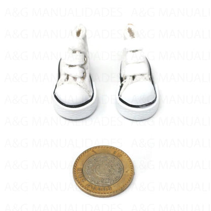 Par De Tenis Mini Blanco Para Muñecas 1/16 O Amugurumis Llavero Accesorios Amigurumis